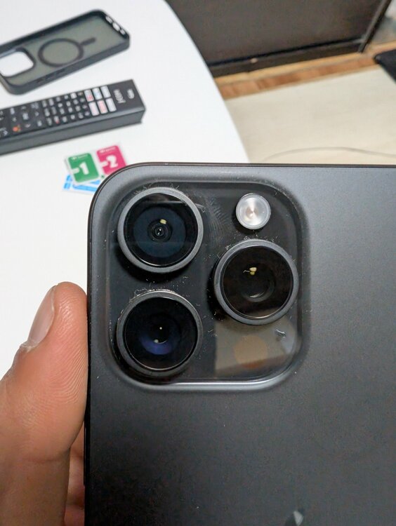 iPhone 15 Pro Max 256GB au（スマホ）の商品画像 - 査定依頼日：2025年12月29日 - 最高査定価格：99,000円