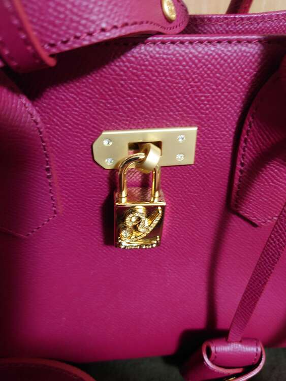 ショルダーバッグ（ブランドバッグ）の商品画像 - 査定依頼日：2025年2月23日