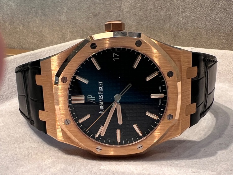 オーデマピゲ ロイヤルオーク （高級時計）の商品画像 - 査定依頼日：2025年11月13日 - 最高査定価格：7,800,000円