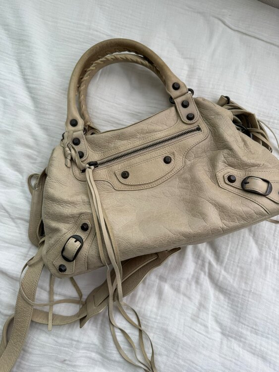 バレンシアガ シティ（ブランドバッグ）の商品画像 - 査定依頼日：2025年5月29日 - 最高査定価格：90,000円