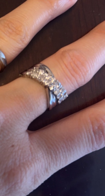 プラチナとダイヤの指輪（金・貴金属）の商品画像 - 査定依頼日：2025年11月30日 - 最高査定価格：200,000円