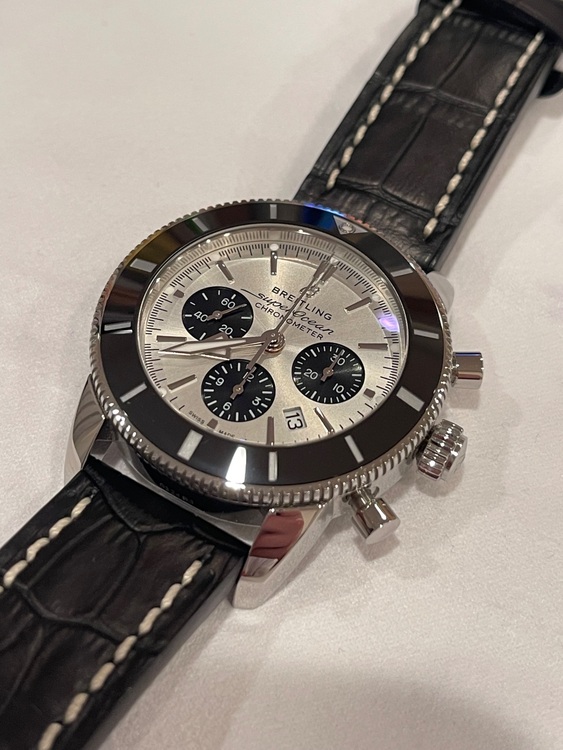ブライトリング スーパーオーシャン （高級時計）の商品画像 - 査定依頼日：2025年10月18日 - 最高査定価格：530,000円