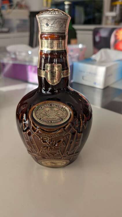 ウイスキー シーバスリーガル （お酒）の商品画像 - 査定依頼日：2025年2月19日 - 最高査定価格：4,000円