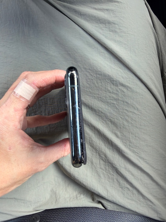 iPhone iPhone11 Pro 256GB SIMフリー（スマホ）の商品画像 - 査定依頼日：2026年7月27日 - 最高査定価格：14,000円