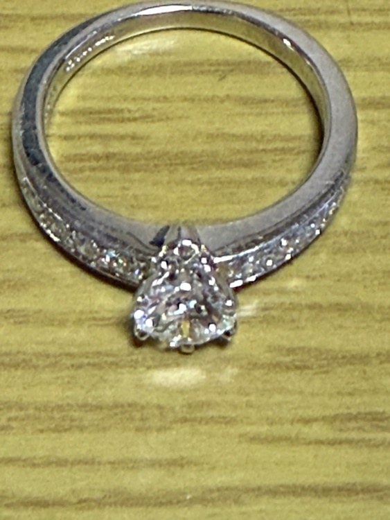 ティファニー（宝石）の商品画像 - 査定依頼日：2026年1月9日 - 最高査定価格：150,000円