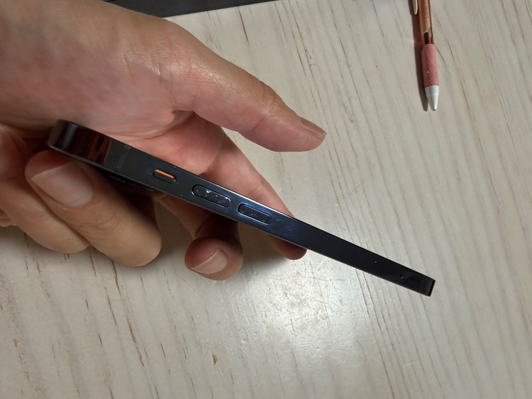 iPhone 12 Pro 128GB au（スマホ）の商品画像 - 査定依頼日：2026年3月8日 - 最高査定価格：28,000円