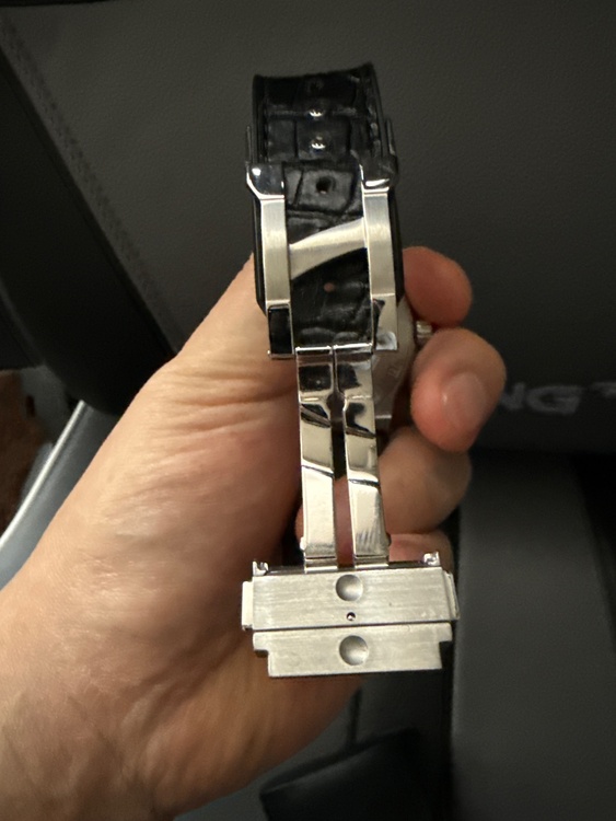 ウブロ クラシックフュージョン （高級時計）の商品画像 - 査定依頼日：2026年3月2日 - 最高査定価格：530,000円