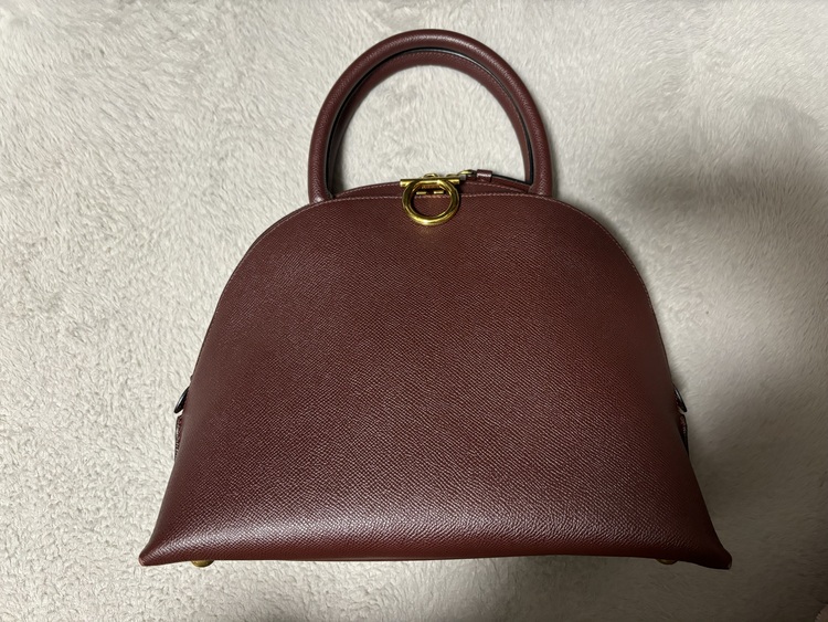 フェラガモ  （ブランドバッグ）の商品画像 - 査定依頼日：2025年4月1日 - 最高査定価格：10,000円