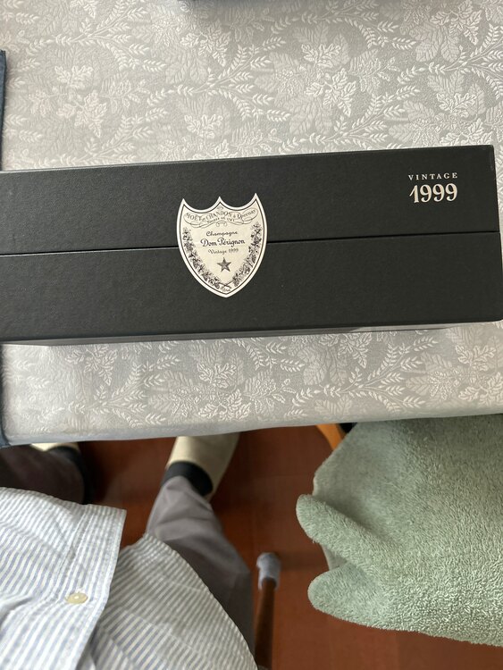 シャンパン ドン・ペリニヨン （お酒）の商品画像 - 査定依頼日：2025年4月20日 - 最高査定価格：30,000円