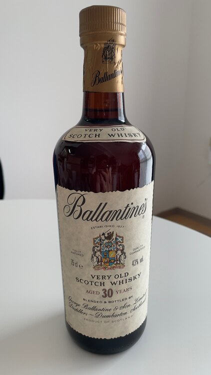 バランタイン30年（お酒）の商品画像 - 査定依頼日：2025年4月2日 - 最高査定価格：20,000円