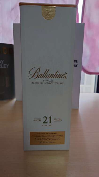 バランタイン21年（お酒）の商品画像 - 査定依頼日：2025年3月18日 - 最高査定価格：5,000円
