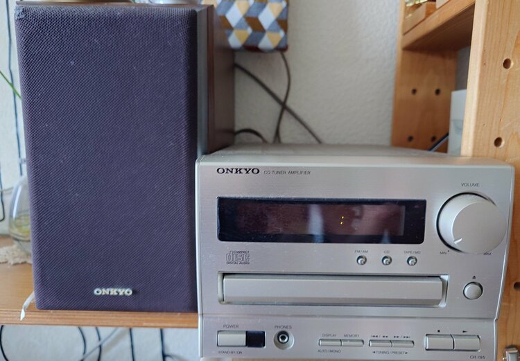 ONKYO cd CR-185（オーディオ・スピーカー）の商品画像 - 査定依頼日：2026年5月17日 - 最高査定価格：1,000円