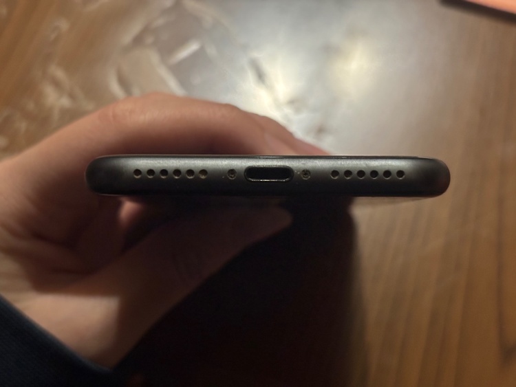 iPhone8 64GB docomo（スマホ）の商品画像 - 査定依頼日：2026年2月22日 - 最高査定価格：4,000円