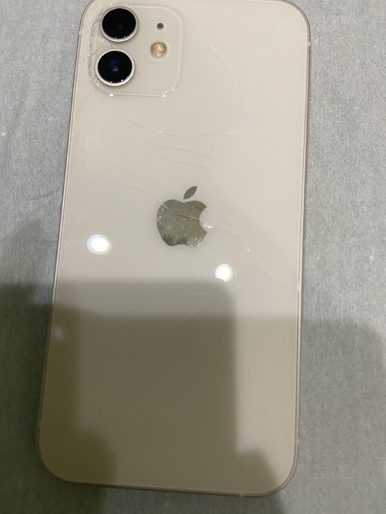 iPhone 12 64GB SIMフリー（スマホ）の商品画像 - 査定依頼日：2025年8月16日 - 最高査定価格：10,000円