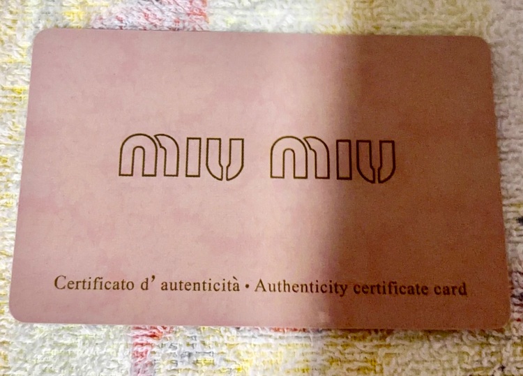 ミュウミュウ　 マテラッセレザー コインケース（ブランド財布・小物）の商品画像 - 査定依頼日：2025年11月19日 - 最高査定価格：20,000円