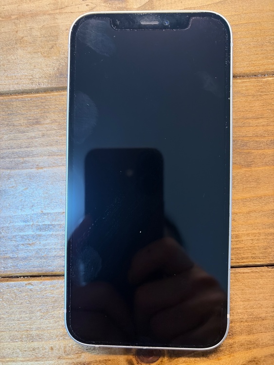 iPhone 12 128GB au（スマホ）の商品画像 - 査定依頼日：2026年3月22日 - 最高査定価格：27,000円