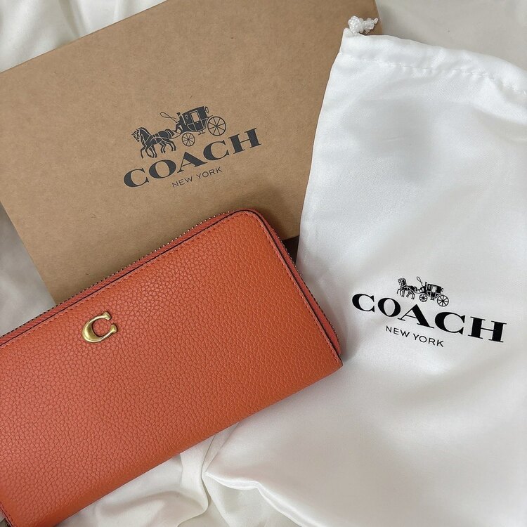coach 長財布（ブランド財布・小物）の商品画像 - 査定依頼日：2025年5月7日 - 最高査定価格：1,000円