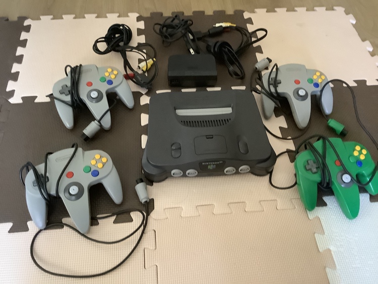 ニンテンドー64（ゲーム機本体・ゲームソフト）の商品画像 - 査定依頼日：2022年4月16日 - 最高査定価格：900円