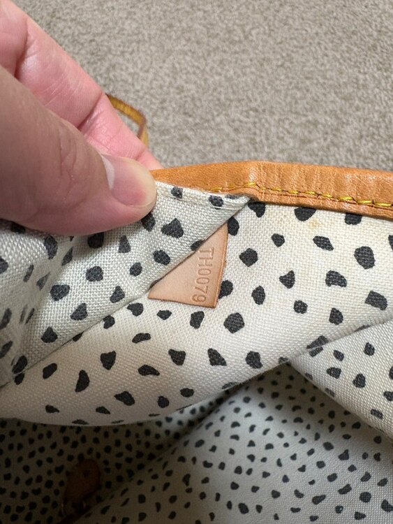 LV パンプキンドット ネヴァーフルMM M40684 (ヤヨイクサマ)（ブランドバッグ）の商品画像 - 査定依頼日：2025年4月24日 - 最高査定価格：85,000円