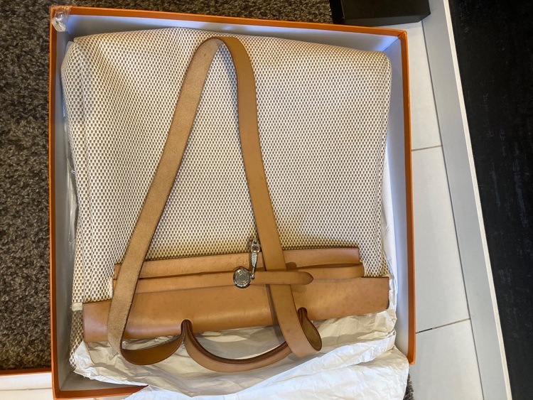 エルメス エールバッグ （ブランドバッグ）の商品画像 - 査定依頼日：2025年6月27日 - 最高査定価格：90,000円