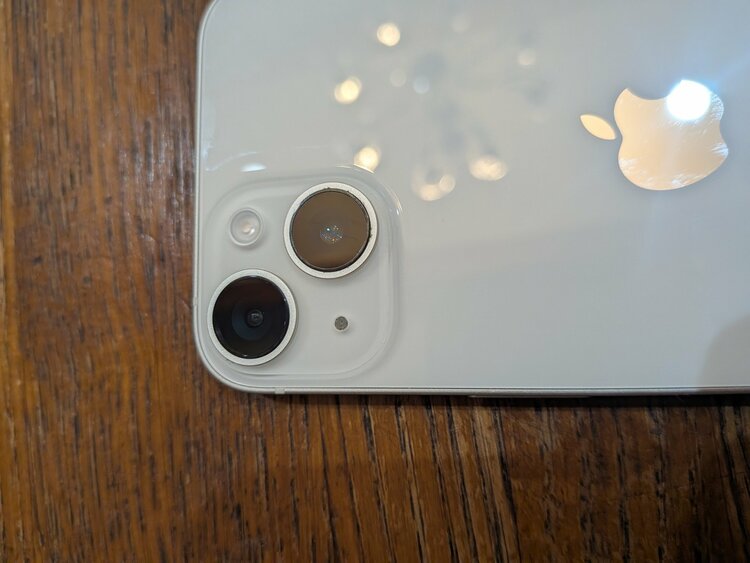 iPhone iPhone 14 128GB Softbank（スマホ）の商品画像 - 査定依頼日：2026年9月21日 - 最高査定価格：46,000円