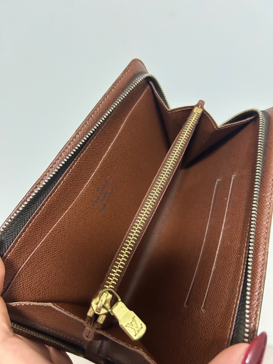 ポルトモネジップ（ブランド財布・小物）の商品画像 - 査定依頼日：2025年8月28日 - 最高査定価格：5,000円