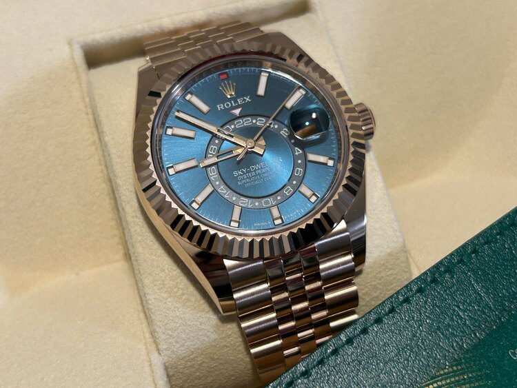 ロレックス スカイドゥエラー 33693（高級時計）の商品画像 - 査定依頼日：2025年5月15日 - 最高査定価格：8,500,000円