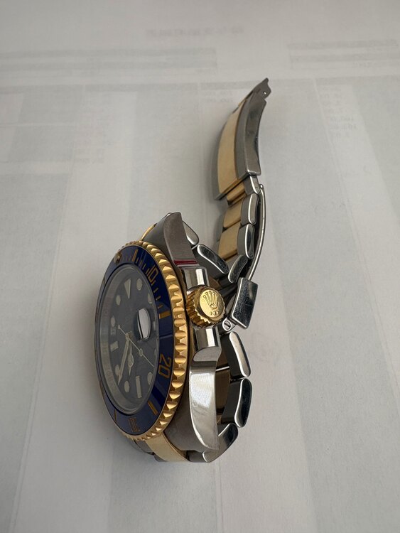 ロレックス サブマリーナー 116613Lb（高級時計）の商品画像 - 査定依頼日：2025年2月13日 - 最高査定価格：3,100,000円