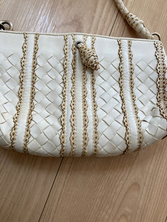 ボッテカベネタ（ブランドバッグ）の商品画像 - 査定依頼日：2025年2月6日 - 最高査定価格：60,000円