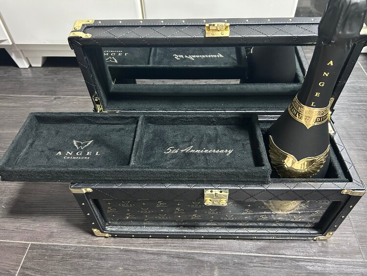 エンジェル5周年Anniversary（お酒）の商品画像 - 査定依頼日：2025年4月21日 - 最高査定価格：30,000円