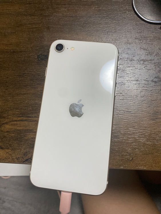 iPhone iPhoneSE 64GB SIMフリー（スマホ）の商品画像 - 査定依頼日：2026年7月28日 - 最高査定価格：11,000円