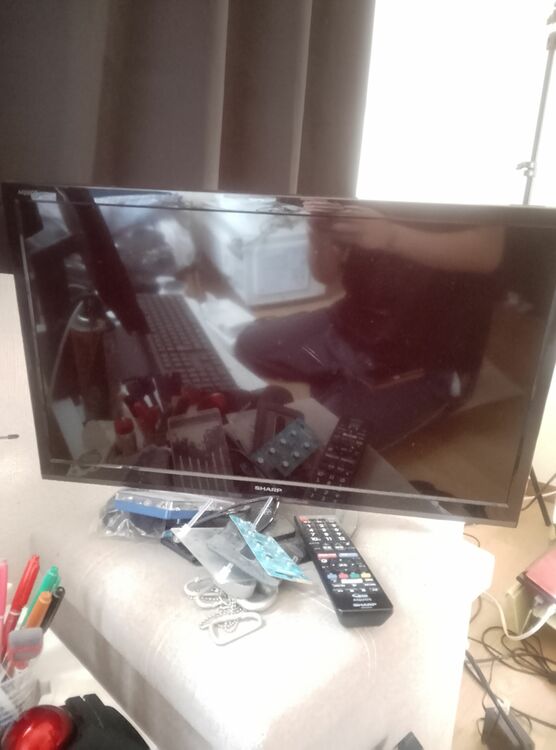 液晶カラーテレビ（家電）の商品画像 - 査定依頼日：2025年8月18日 - 最高査定価格：1円