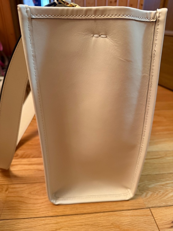 フェンディ  （ブランドバッグ）の商品画像 - 査定依頼日：2026年4月19日 - 最高査定価格：130,000円