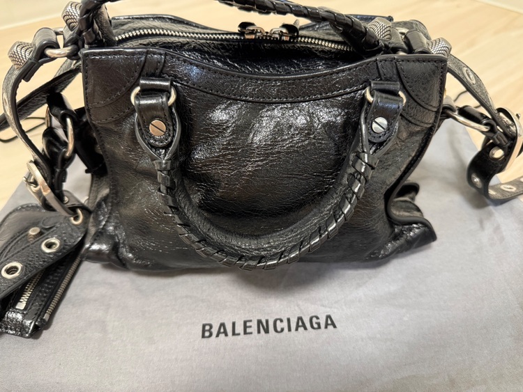 ネオカゴール（ブランドバッグ）の商品画像 - 査定依頼日：2025年8月29日 - 最高査定価格：150,000円