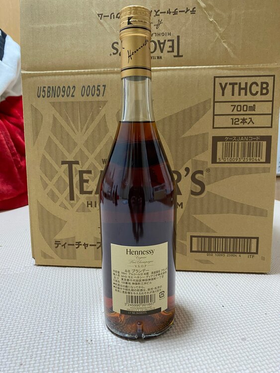ヘネシーVSOP（お酒）の商品画像 - 査定依頼日：2025年3月15日 - 最高査定価格：7,500円