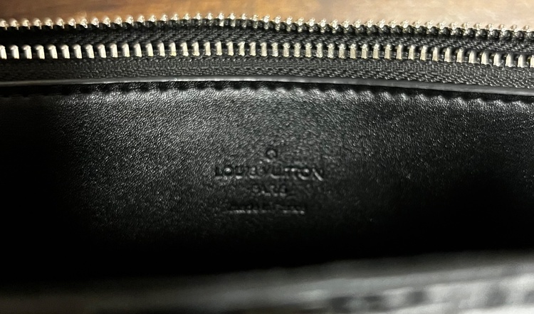 Louis Vuitton エピ ショルダーバッグ（ブランドバッグ）の商品画像 - 査定依頼日：2026年5月26日 - 最高査定価格：165,000円