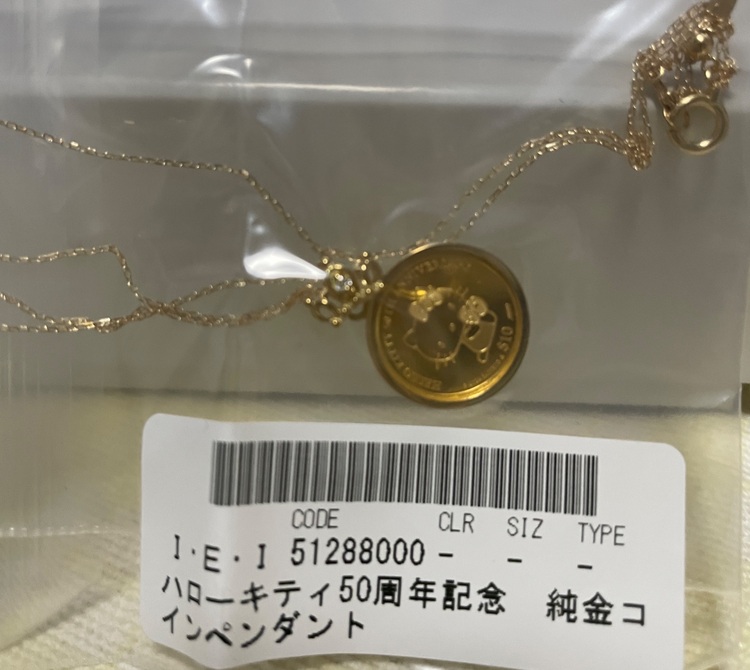 ハローキティ50thアニバーサリー金貨　宝飾純金コインペンダント　（金・貴金属）の商品画像 - 査定依頼日：2025年9月11日 - 最高査定価格：36,000円