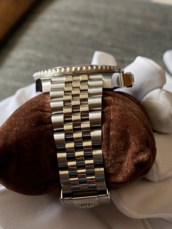 gmtマスター2 赤青（高級時計）の商品画像 - 査定依頼日：2026年1月31日 - 最高査定価格：3,580,000円