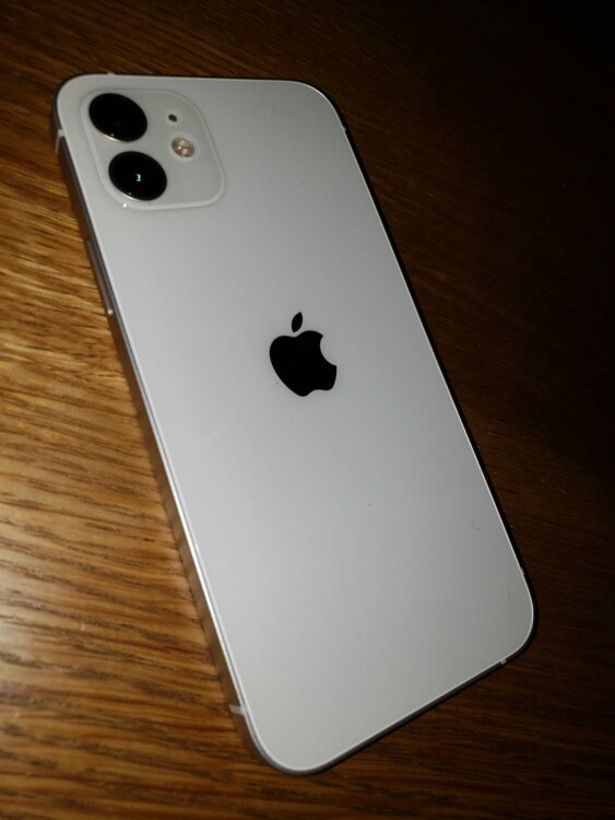 iPhone12 64GB（スマホ）の商品画像 - 査定依頼日：2026年6月27日 - 最高査定価格：22,500円