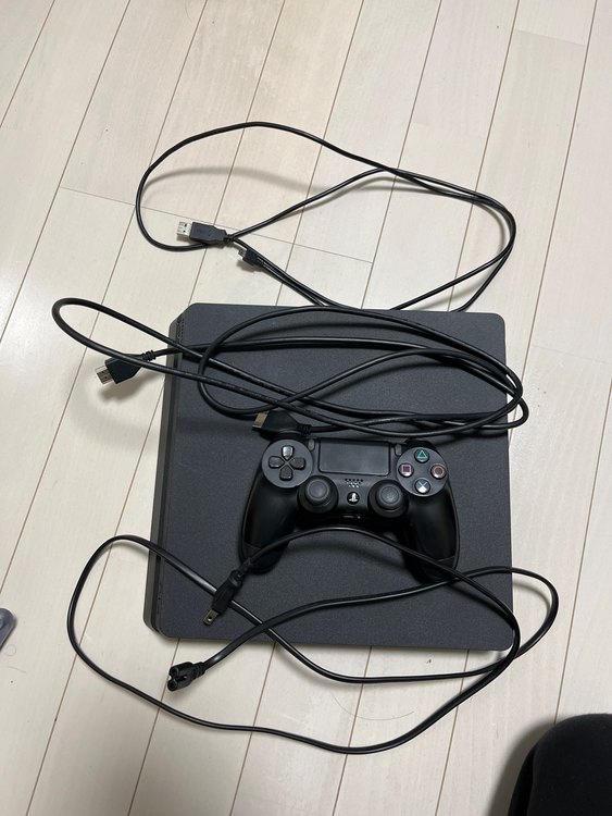 PlayStation4 CUH2100B（ゲーム機本体・ゲームソフト）の商品画像 - 査定依頼日：2023年3月20日 - 最高査定価格：6,000円