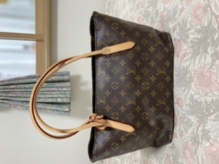 ラスパイル　m40608（ブランドバッグ）の商品画像 - 査定依頼日：2022年5月21日 - 最高査定価格：100,000円