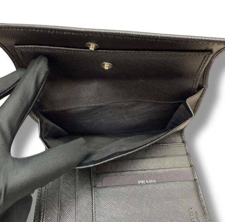 プラダ　財布（ブランド財布・小物）の商品画像 - 査定依頼日：2025年8月7日 - 最高査定価格：100,000円