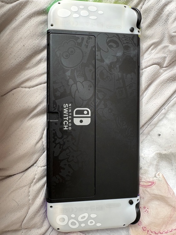 任天堂Switch有機elスプラトゥーンモデル本体（ゲーム機本体・ゲームソフト）の商品画像 - 査定依頼日：2026年5月16日 - 最高査定価格：15,000円