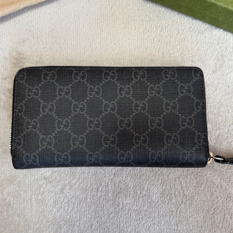GUCCI 長財布 スネーク GGスプリーム ラウンドファスナー （ブランド財布・小物）の商品画像 - 査定依頼日：2026年5月11日 - 最高査定価格：20,000円