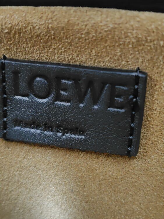 LOEWE フラメンコミニクラッチショルダーバッグ（ブランドバッグ）の商品画像 - 査定依頼日：2025年6月18日 - 最高査定価格：220,000円