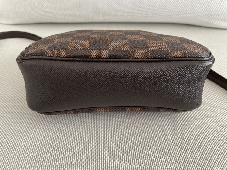 アクセサリーポーチ（ブランドバッグ）の商品画像 - 査定依頼日：2022年4月12日 - 最高査定価格：40,000円