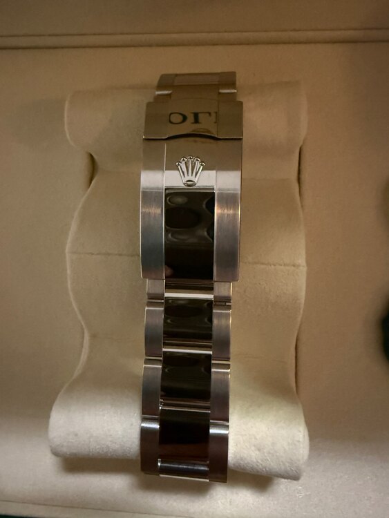 デイトジャスト 41 ミントグリーン（高級時計）の商品画像 - 査定依頼日：2025年5月5日 - 最高査定価格：1,430,000円