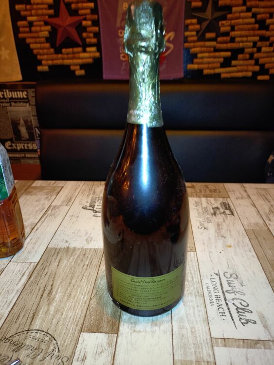 シャンパン ドン・ペリニヨン （お酒）の商品画像 - 査定依頼日：2025年8月14日 - 最高査定価格：25,000円