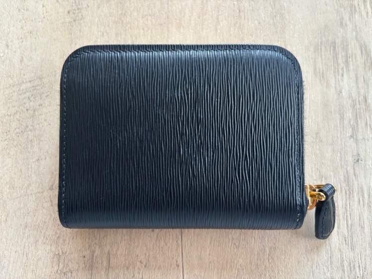 プラダ  （ブランドバッグ）の商品画像 - 査定依頼日：2026年1月22日 - 最高査定価格：100,000円