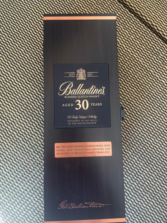 ウイスキー バランタイン （お酒）の商品画像 - 査定依頼日：2025年2月17日 - 最高査定価格：28,000円
